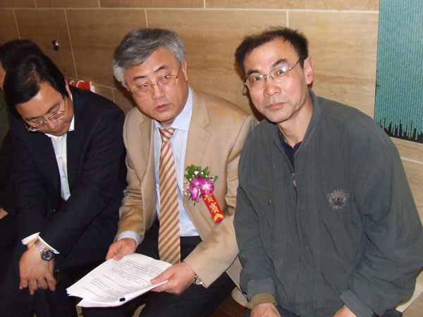 ����д����ϯ�Գ����Ӱ